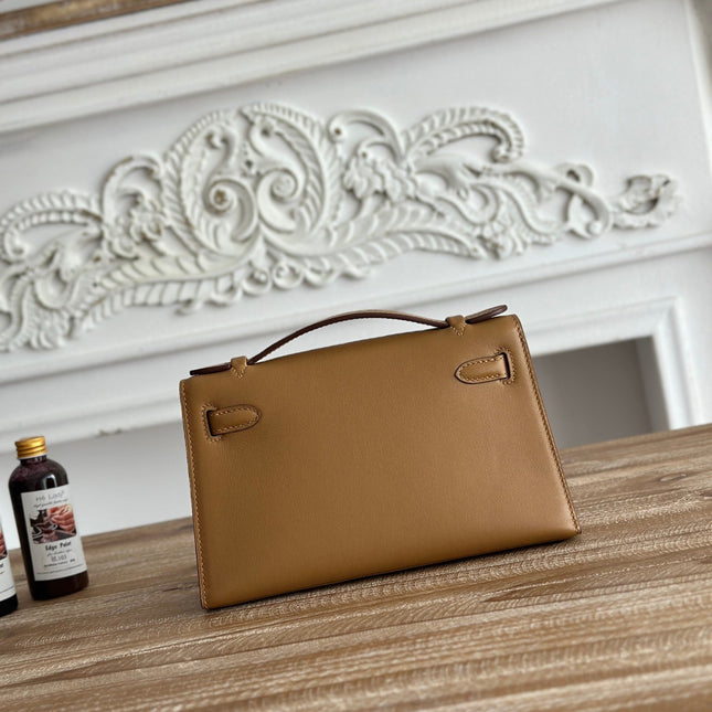 HM KELLY POCHETTE 22 IN CARAMEL BROWN CALFSKIN SILVER HARDWARE