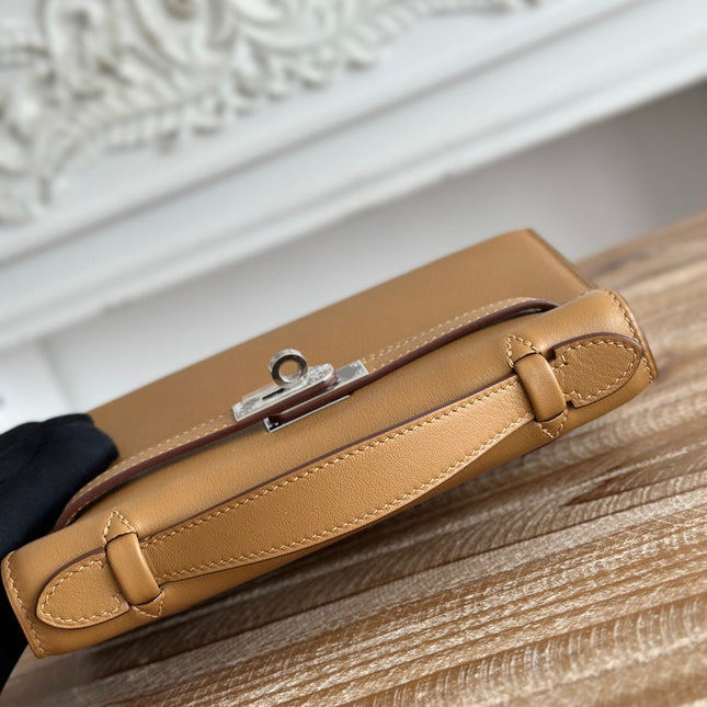HM KELLY POCHETTE 22 IN CARAMEL BROWN CALFSKIN SILVER HARDWARE
