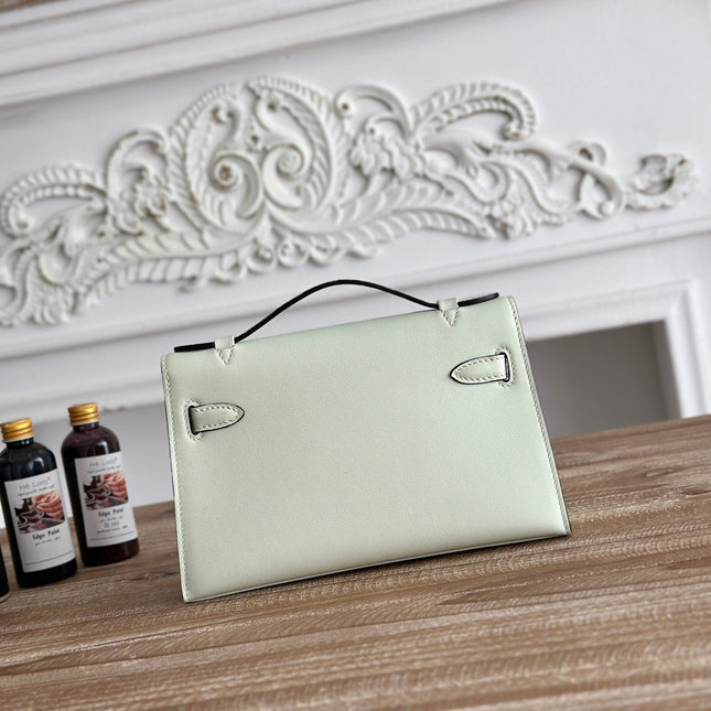 HM KELLY POCHETTE 22 IN LIGHT GREEN CALFSKIN GOLD HARDWARE