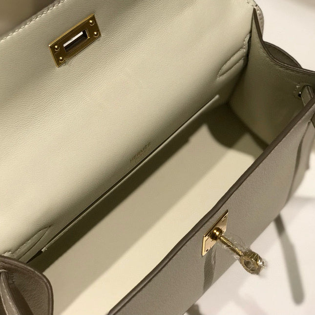 HM KELLY POCHETTE 22 IN BEIGE CALFSKIN GOLD HARDWARE