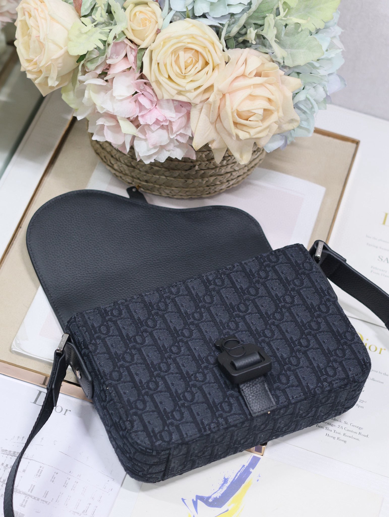 MEDIUM SADDLE MESSENGER BAG IN BLACK OBLIQUE JACQUARD AND BLACK GRAINED CALFSKIN
