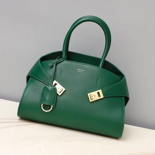 FERR STUDIO BAG 22 IN GREEN CALFSKIN GOLD-TONE HARDWARE