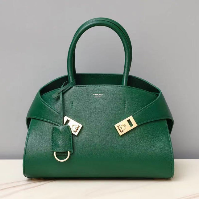 FERR STUDIO BAG 22 IN GREEN CALFSKIN GOLD-TONE HARDWARE