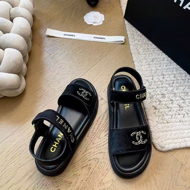CC SANDALS IN BLACK FUR GOLD HARDWARE