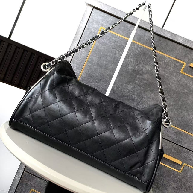 CC SHOULDER BAG 40 IN BLACK QUILTED CALFSKIN SILVER HARDWARE TP3
