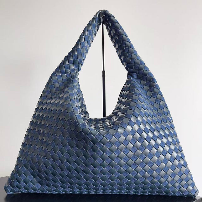 BV LARGE HOP BAG 54 IN NAVY BLUE CALFSKIN