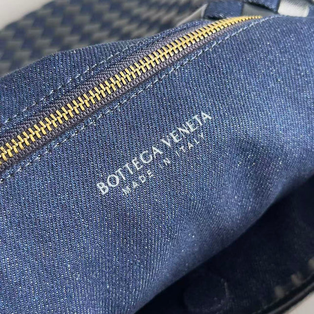 BV LARGE HOP BAG 54 IN NAVY BLUE CALFSKIN