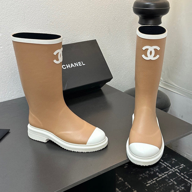 CC RAINBOOTS IN BEIGE TPU WHITE LOGO