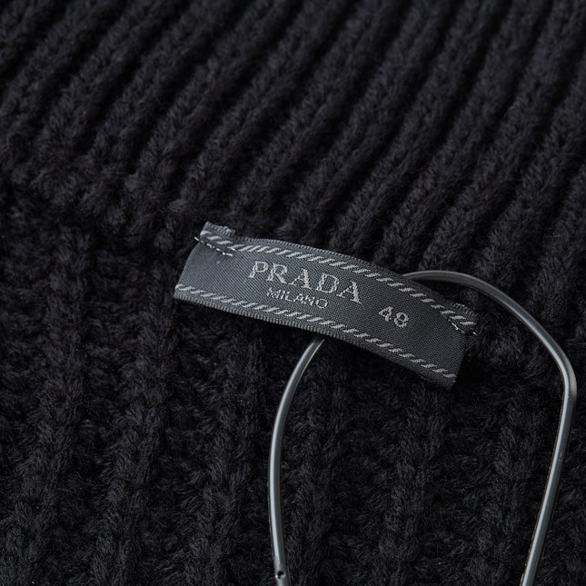PRADA ZIP-UP IN BLACK WOOL