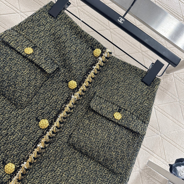 CHANEL SET IN BLACK MIX GOLD-TONE TWEED