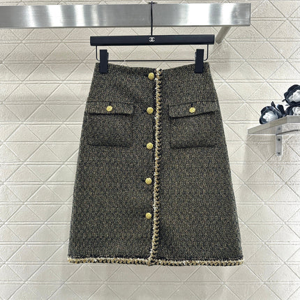 CHANEL SET IN BLACK MIX GOLD-TONE TWEED
