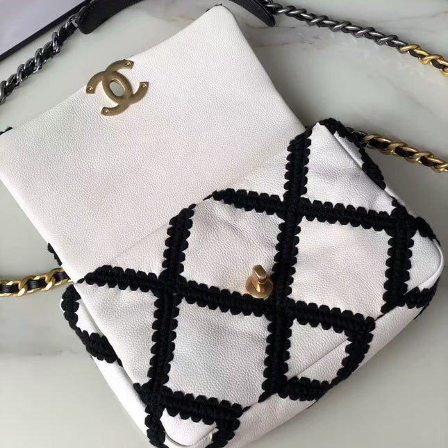 CC FLAP BAG 26 IN WHITE AND BLACK CALFSKIN GOLD HARDWARE