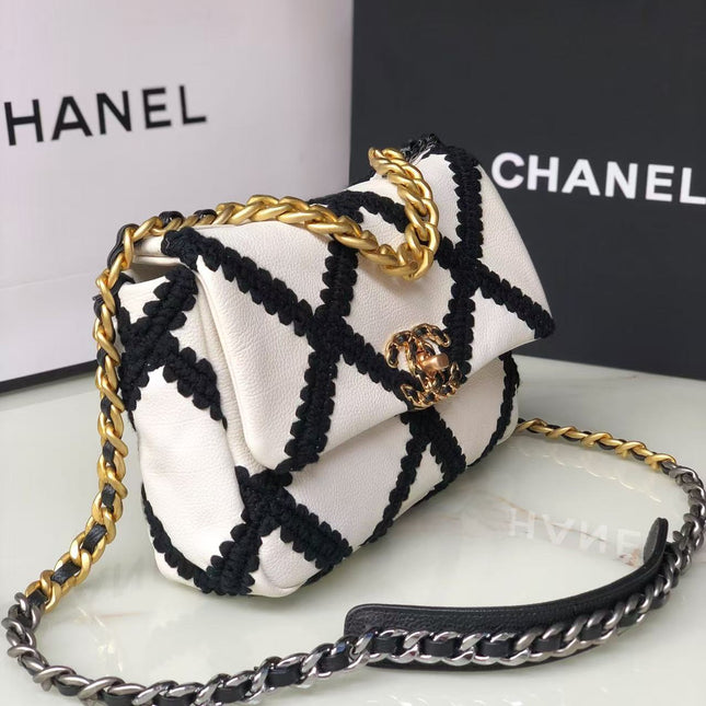 CC FLAP BAG 26 IN WHITE AND BLACK CALFSKIN GOLD HARDWARE