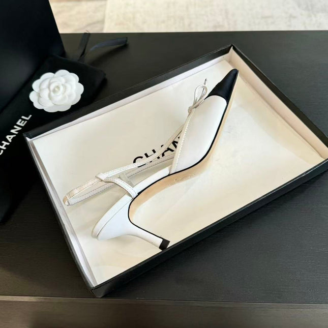 CHANEL 25S HIGH HEEL POINTY IN WHITE CALFSKIN AND BLACK FABRIC