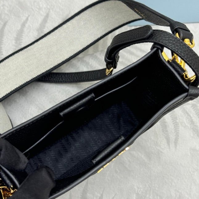 PRADA SHOULDER BAG 20 IN BLACK CALFSKIN