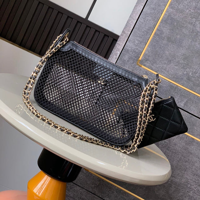 CHANEL CLUTCH WITH CHAIN 21 IN BLACK MESH