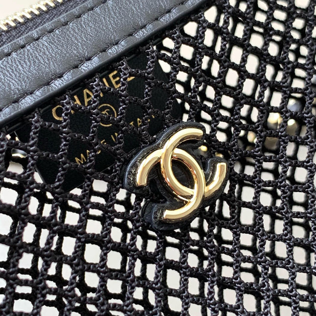 CHANEL CLUTCH WITH CHAIN 21 IN BLACK MESH