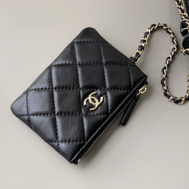 CHANEL CLUTCH WITH CHAIN 21 IN BLACK MESH