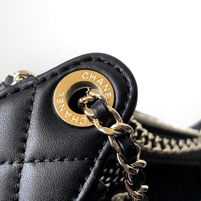 CHANEL CLUTCH WITH CHAIN 21 IN BLACK MESH