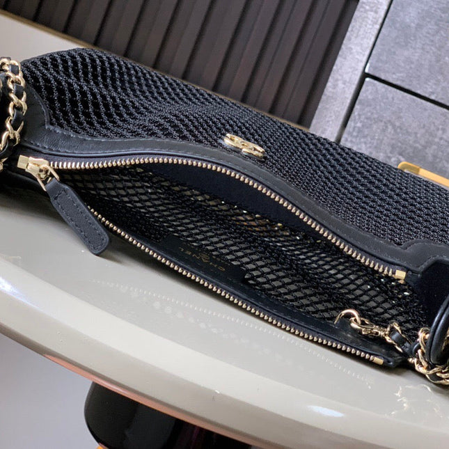 CHANEL CLUTCH WITH CHAIN 21 IN BLACK MESH