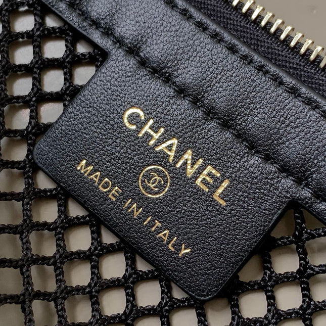 CHANEL CLUTCH WITH CHAIN 21 IN BLACK MESH