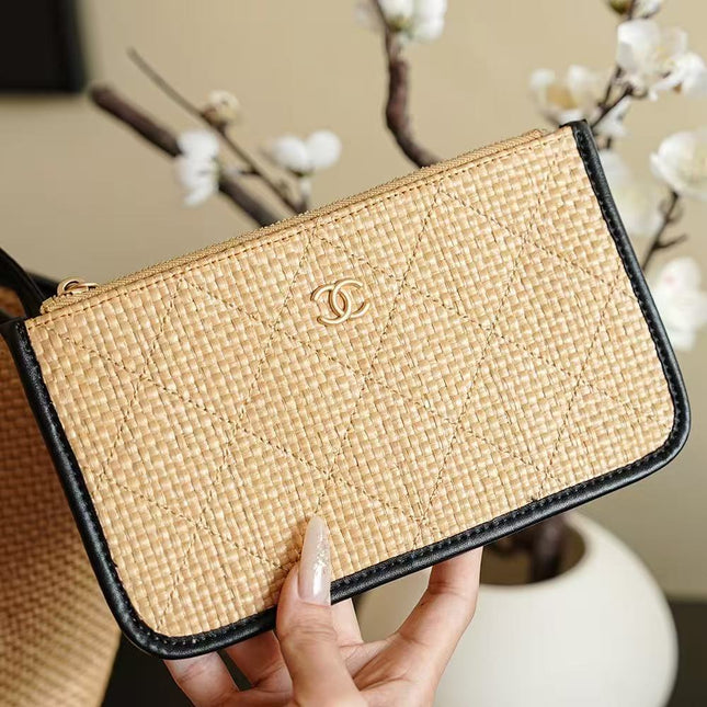 CHANEL MAXI SHOPPING BAG 47 IN BRAIDED RAFFIA GOLD HARDWARE