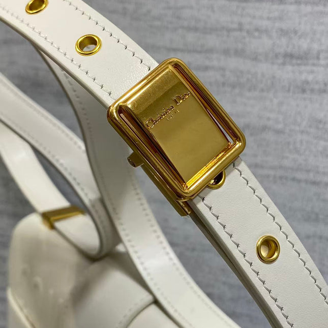 DIOR MONTAIGNE 24 IN WHITE CALFSKIN 001