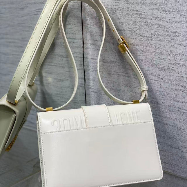 DIOR MONTAIGNE 24 IN WHITE CALFSKIN 001