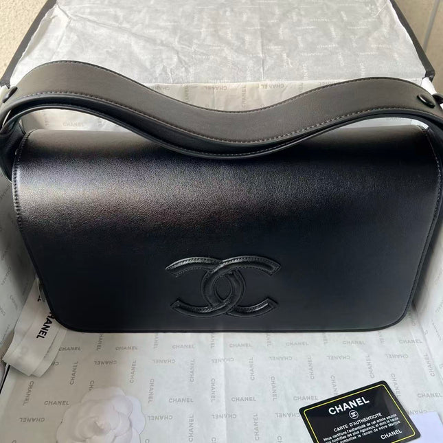 CHANEL 26S MESSENGER BAG MATTHIEU BLAZY IN BLACK LAMBSKIN
