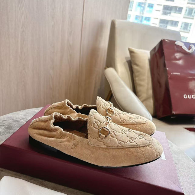 GUCCI 26S LOAFERS IN LIGHT BROWN SUEDE EMBOSSED LOGO