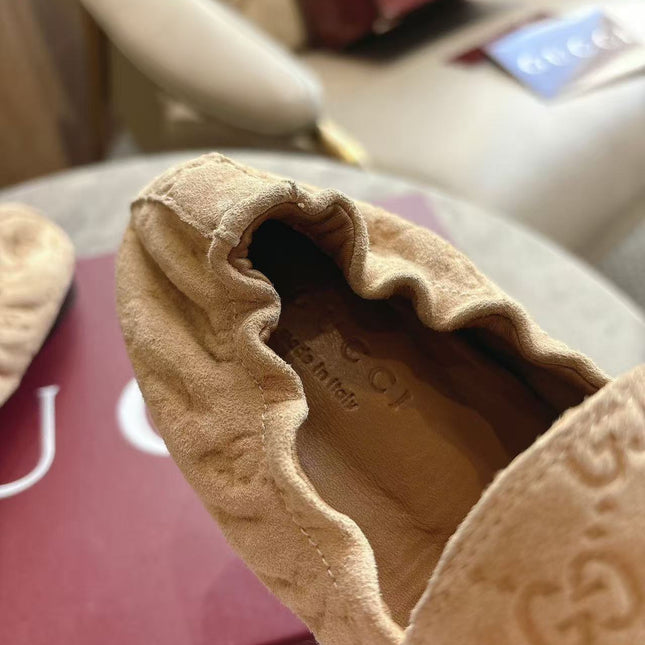 GUCCI 26S LOAFERS IN LIGHT BROWN SUEDE EMBOSSED LOGO