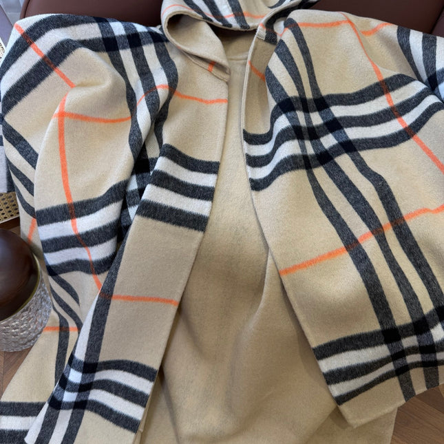 BURBERRY 26S DOUBLE-FACED REVERSIBLE CHECK HOODED CAPE IN BEIGE