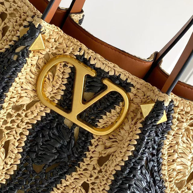VALENTINO GARAVANI  VLOGO SIGNATURE MEDIUM 35 IN NATURAL AND BLACK RAFFIA