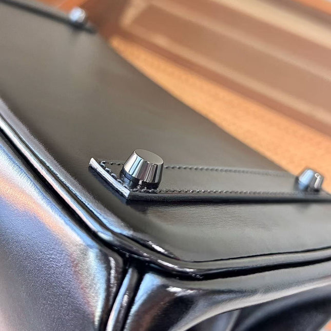 HM 26S BIRKIN BAG 30 IN BLACK CALFSKIN SILVER BUCKLE 14526