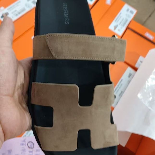 HERMES 26S CHYPRE SANDAL IN BROWN SUEDE 24526