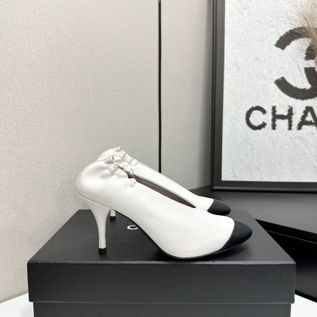 CHANEL 26S COLOR-BLOCK HIGH HEELS 85 MM IN WHITE LAMBSKIN