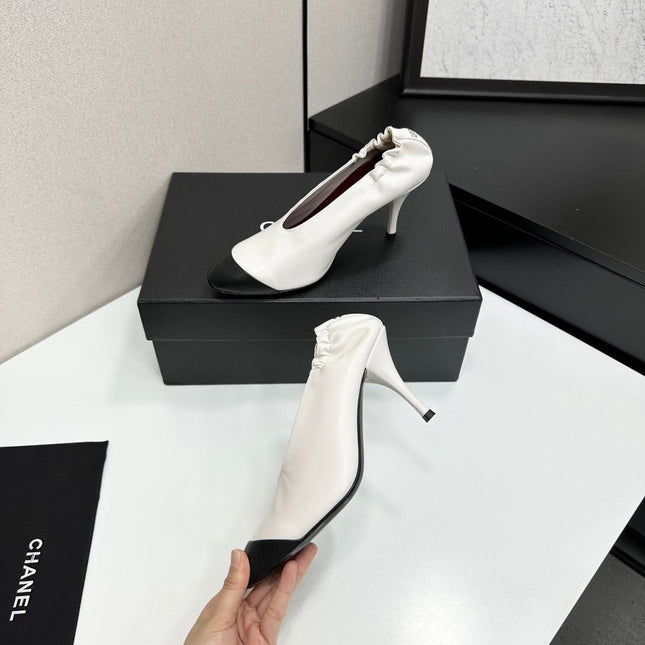 CHANEL 26S COLOR-BLOCK HIGH HEELS 85 MM IN WHITE LAMBSKIN