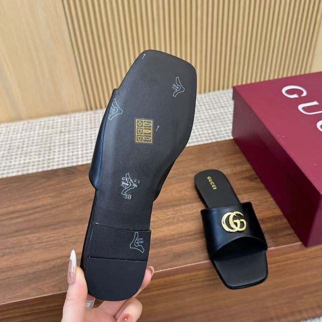 GUCCI 26S CLASSIC SLIDE SANDAL IN BLACK CALFSKIN