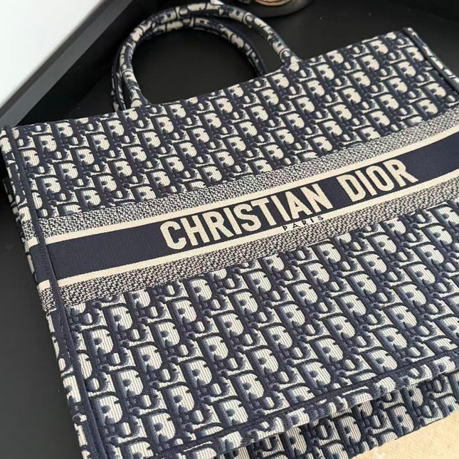 DIOR 26S LARGE BOOK TOTE 42 BLUE OBLIQUE EMBROIDERY