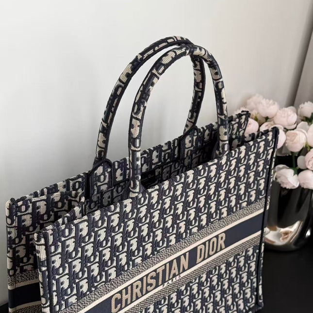 DIOR 26S LARGE BOOK TOTE 42 BLUE OBLIQUE EMBROIDERY