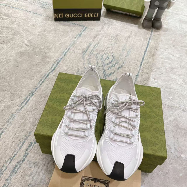 GUCCI 26S KNIT RUNNER SNEAKERS IN WHITE TECHNICAL MESH