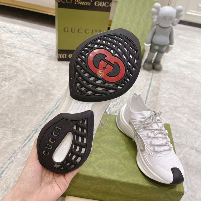 GUCCI 26S KNIT RUNNER SNEAKERS IN WHITE TECHNICAL MESH