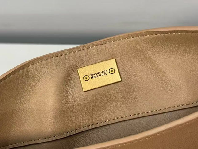 RODEO MEDIUM BAG 22 IN CAMEL BEIGE SMOOTH CALFSKIN GOLD HARDWARE