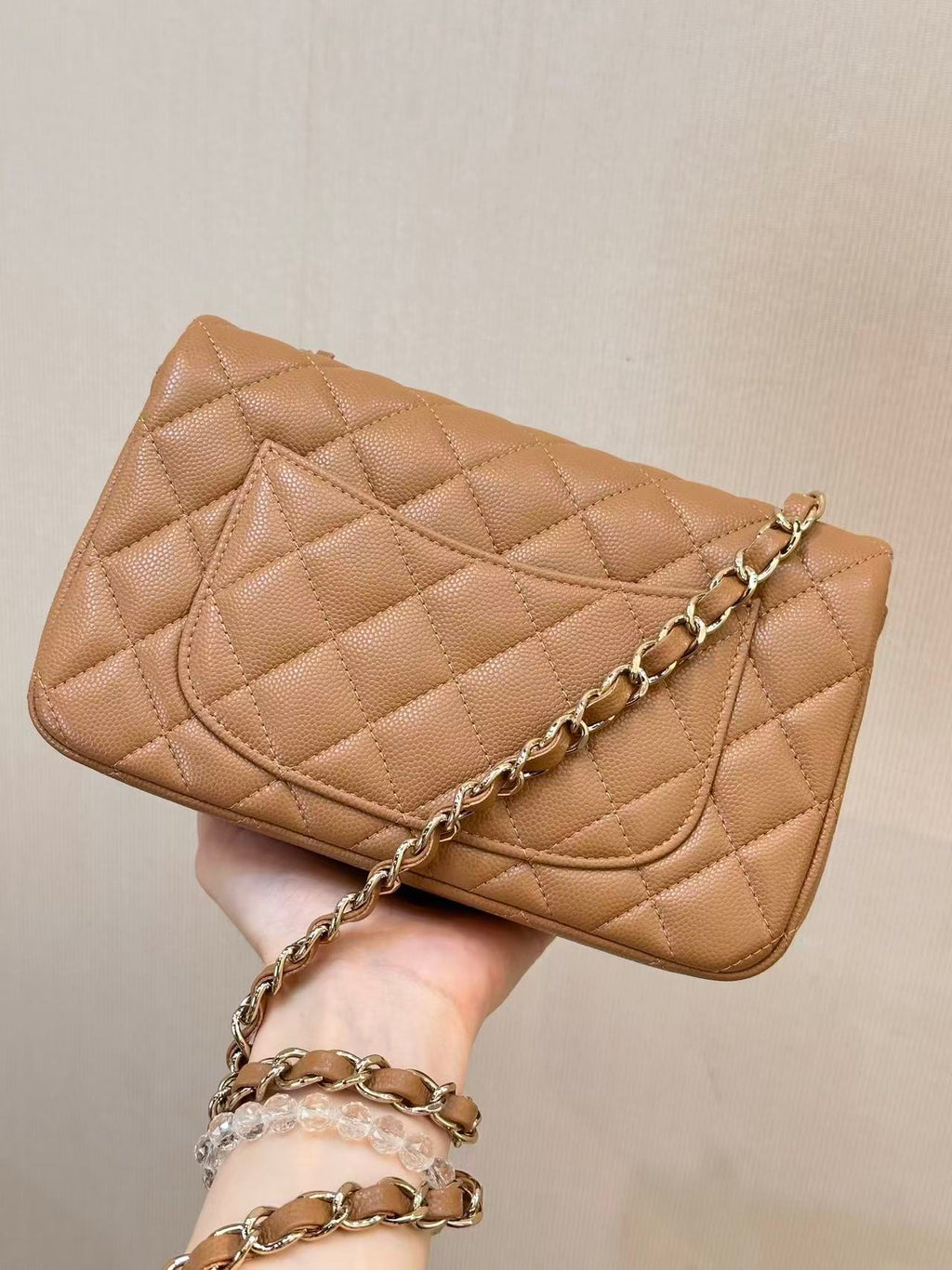 25S FLAP BAG 20 CM IN LIGHT BROWN CAVIAR GOLD HARDWARE 25626