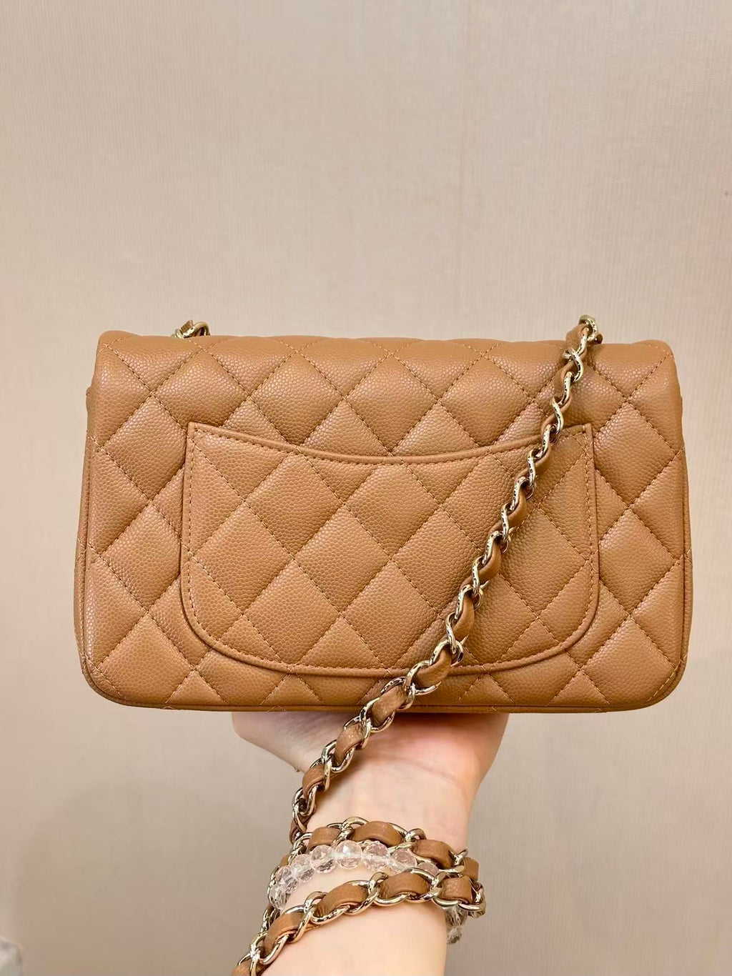 25S FLAP BAG 20 CM IN LIGHT BROWN CAVIAR GOLD HARDWARE 25626