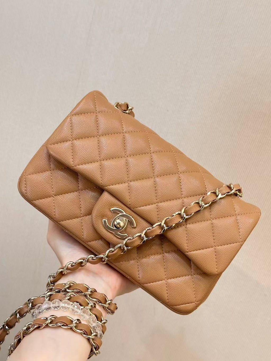 25S FLAP BAG 20 CM IN LIGHT BROWN CAVIAR GOLD HARDWARE 25626