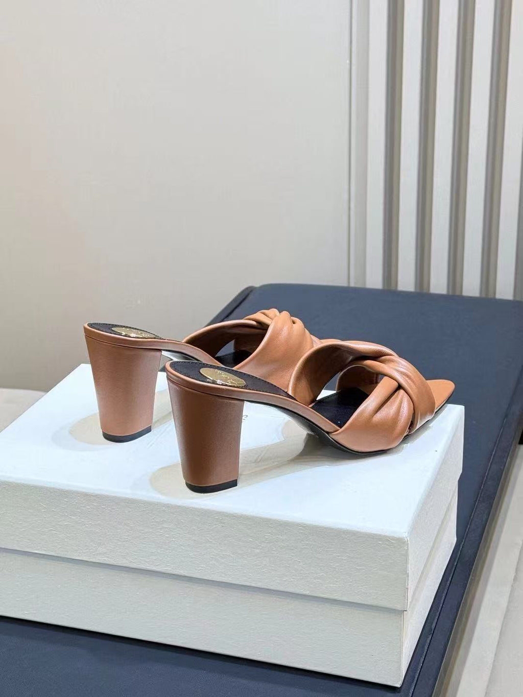 26S KNOTTED MULE HEELS IN TAN LAMBSKIN LEATHER