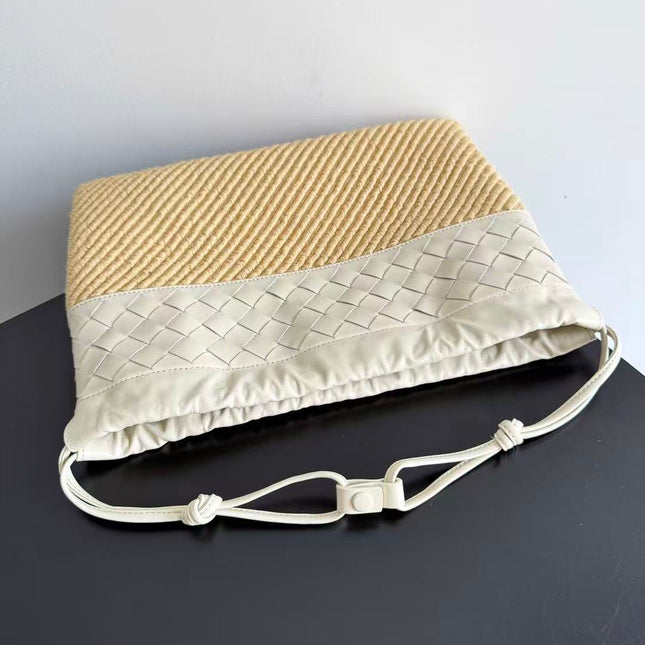 BOTTEGA VENETA 26S SHOULDER BAG IN BEIGE WOVEN RAFFIA