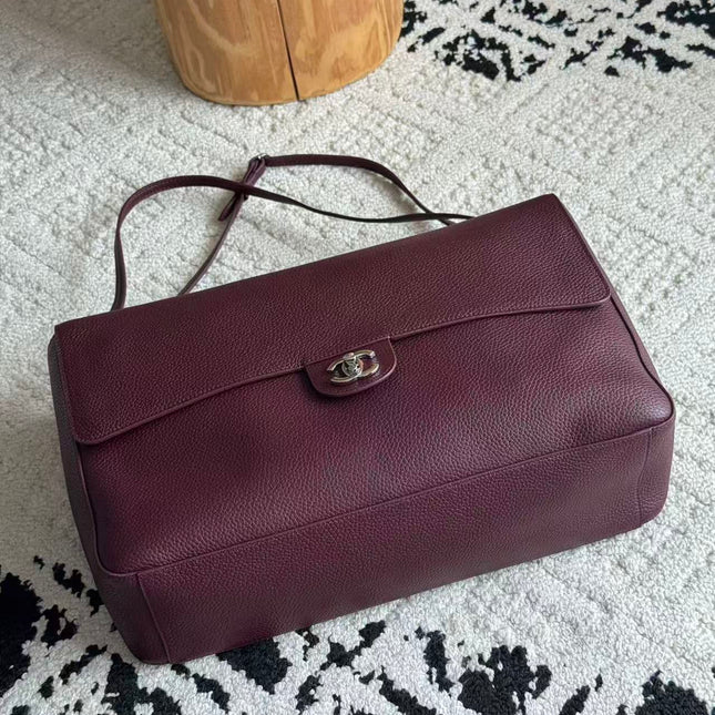 CHANEL 26S CLASSIC FLAP SHOULDER BAG IN BURGUNDY CAVIAR