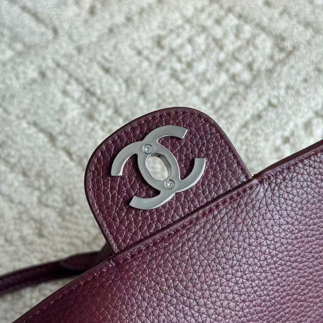 CHANEL 26S CLASSIC FLAP SHOULDER BAG IN BURGUNDY CAVIAR